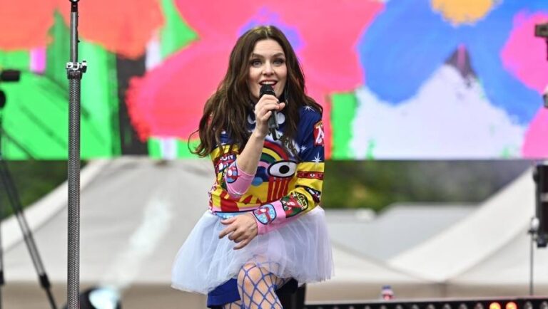 Bursa’da 23 Nisan coşkusu Nil Karaibrahimgil ile taçlandı