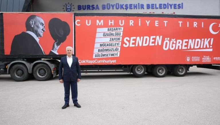 29 Ekim Coşkusu ‘Cumhuriyet Tırı’ ile Bursa’yı Sarıyor