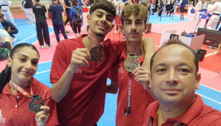 İzmir Büyükşehir’in Sporcuları İzmir’e Madalyalarla Döndü