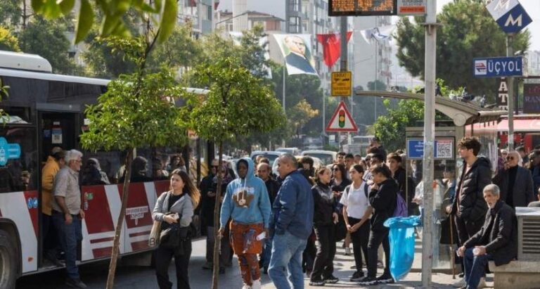 Akıllı Duraklar, Büyükşehir’in Kendi Yazılımıyla Devrede