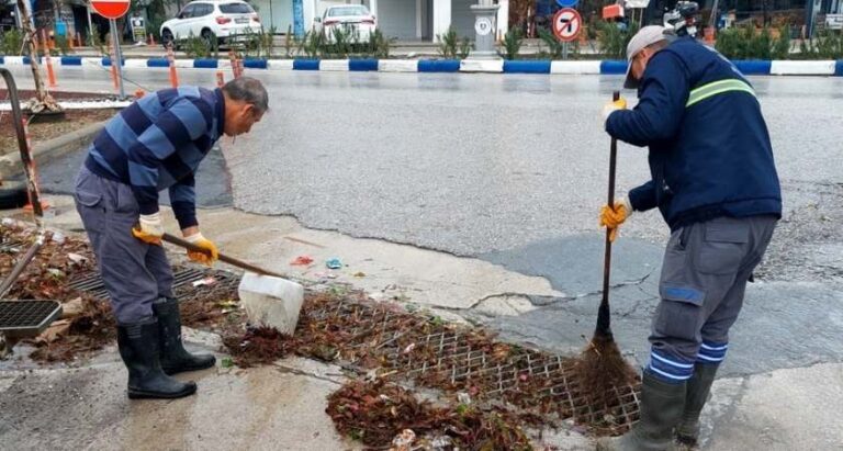 Bodrum’da Yağmur Nöbetindeki Ekiplerden Anlık Müdahaleler