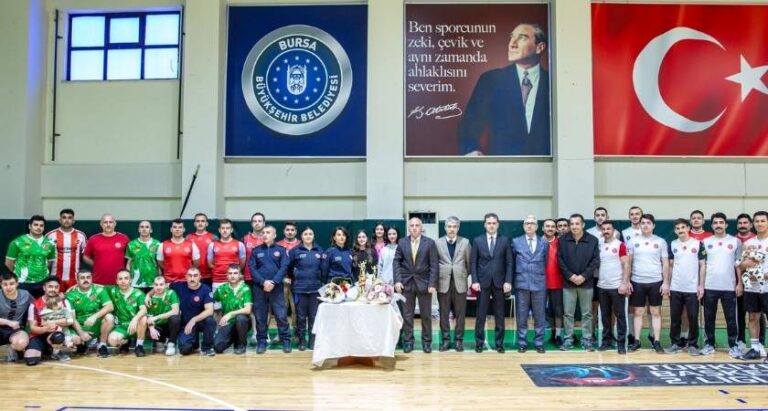 Bursa Büyükşehir İtfaiyesi’nin Turnuvasında Kardeşlik Kazandı