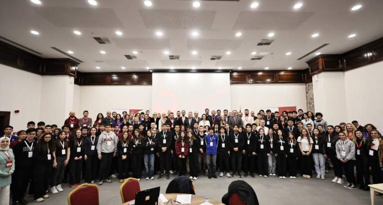 Kapsamında  E-Ticaret ve E-İhracat Temalı  “GENÇTEK İzmir Tanışma Toplantısı” Gerçekleştirildi