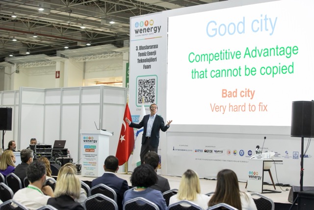 Dünyaca ünlü şehir plancısı Gil Penalosa: İzmirliler çok şanslı