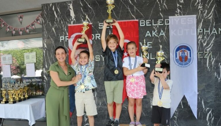 Efes Selçuk’ta Satranç Coşkusu: 59 Sporcu Kıyasıya Mücadele Etti