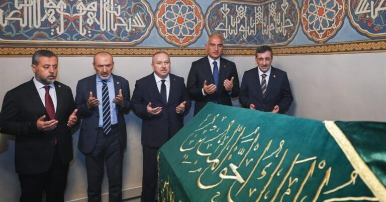 Bakan Ersoy: Bu kültürü gelecek kuşaklara aktaracağız