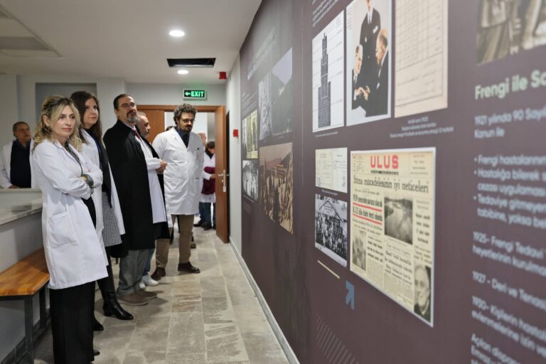 Bursa’da Cumhuriyet’in İlk Yıllarında Sağlık Sektöründeki Gelişmeler Sergide Sunuldu