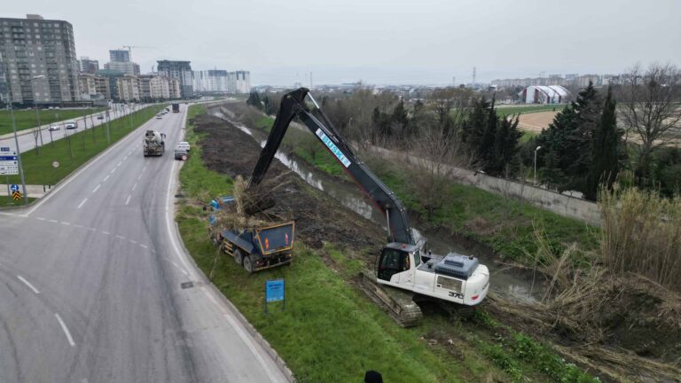 Ayafatma Deresi’nde 23 Nisan ve Altınşehir Mahallelerinde Yoğun Temizlik Seferberliği Sürüyor