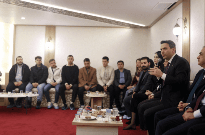 Bakan Bayraktar: Enerjide Bağımsız Türkiye İçin Gençlerin Yetenek Kazanması Şart