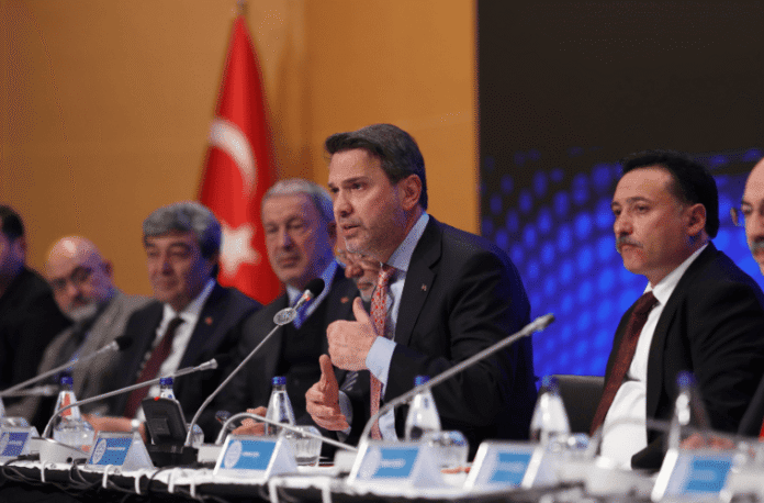 Bakan Bayraktar: Enerji Dönüşümünde Elektrikleşme ve Yenilenebilir Kaynaklar Odak Noktası Olacak